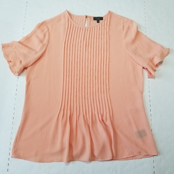 THE Limited Small peach pleated oversized‎ blouse - Picture 1 of 10